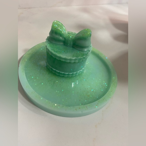 Trinket box, jewelry box w/ tray - Picture 1 of 4